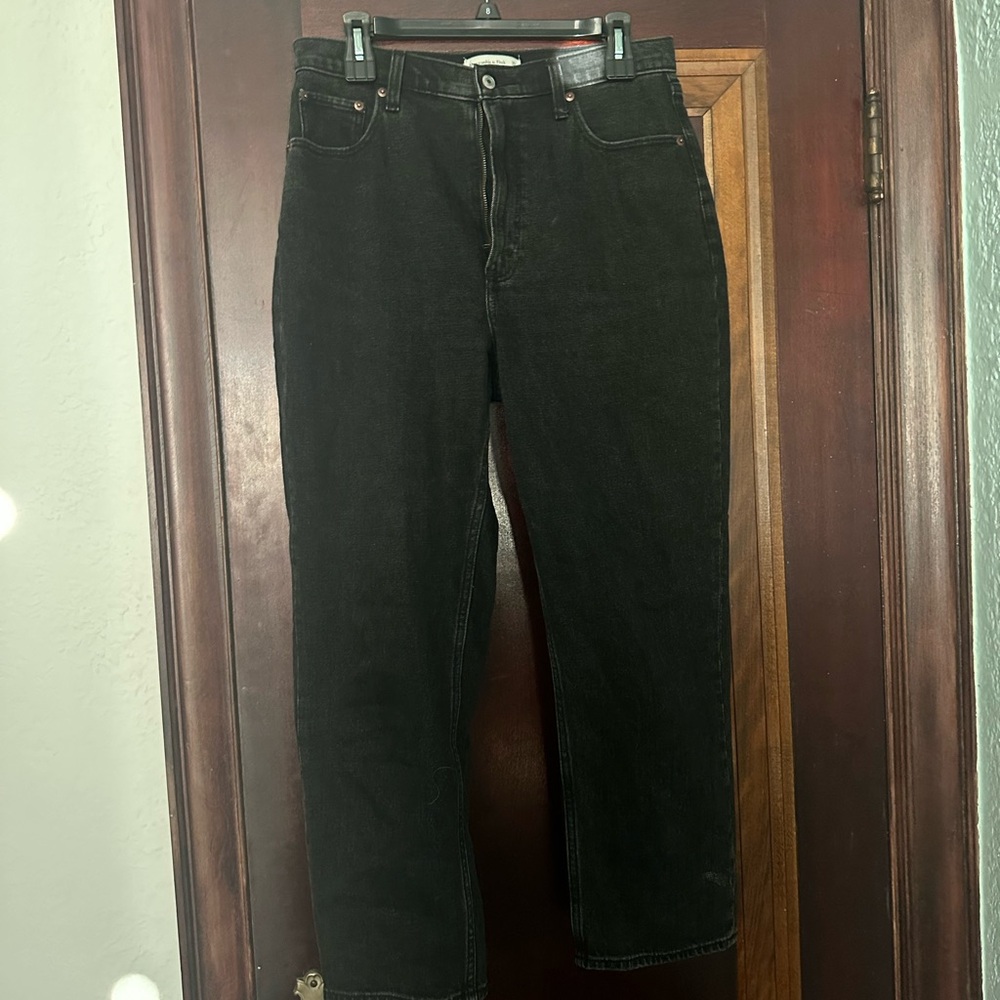 Abercrombie & Fitch Ankle Curve Love Straight Ultra High Rise Jeans